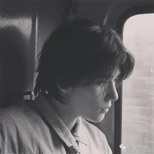 一张合照脑补十万字校园小说,颜霸cp拯救丑土尬国产偶像剧么
