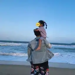 再生一女陈赫为武汉加油衣服印一家四口卡通照