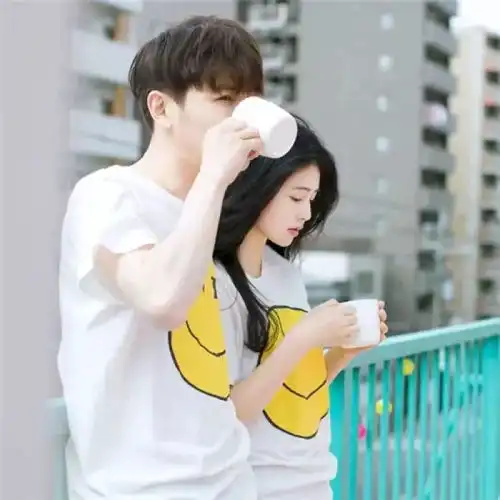 情侣头像他若心里有你,离得再远也会去找你