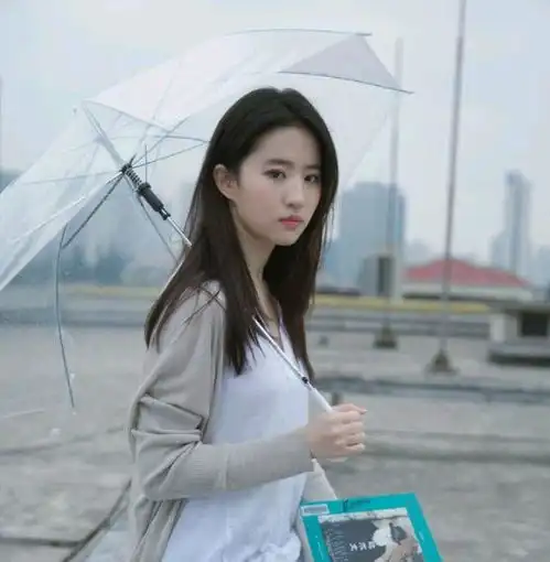 与刘亦菲撞脸的众明星中,谁是情非得已,谁的吃相难看