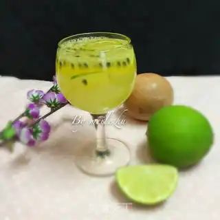 百香果青柠蜂蜜水的做法百香果青柠蜂蜜水怎么做美乐猪的菜谱