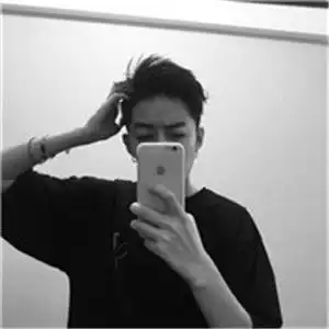 灰色意境帅哥头像适合成熟的男士们专用的