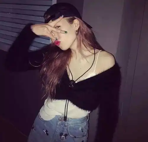 泫雅风美甲可爱显手白,一伸手就是春天的感觉