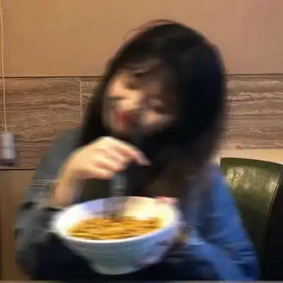 女生可爱嘟嘴头像