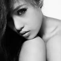 野味十足的qq性感女生头像一个人