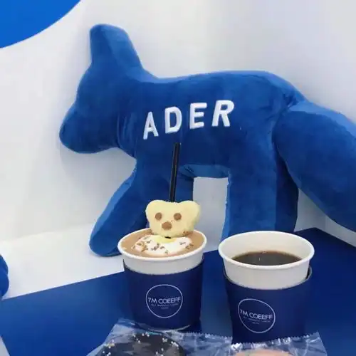 蓝色系朋友圈背景图