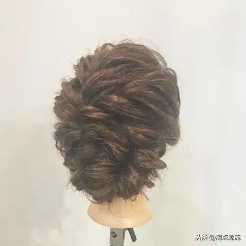 长发这样盘起来,高贵大方又优雅