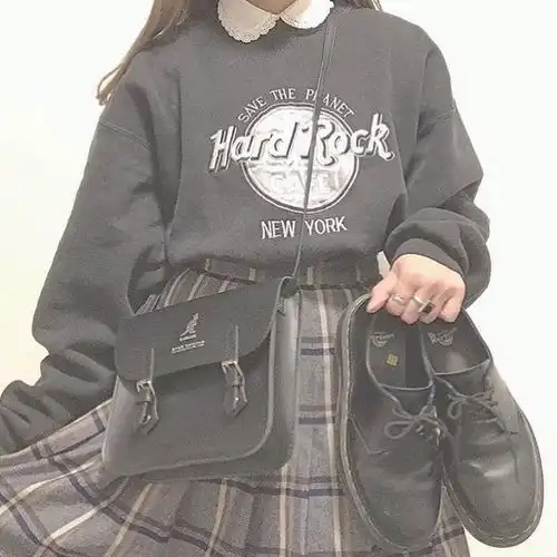 hardrock卫衣的一万种穿法ins少女感秋冬搭配参考