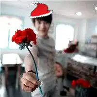 求大佬帮忙p圣诞帽子上去