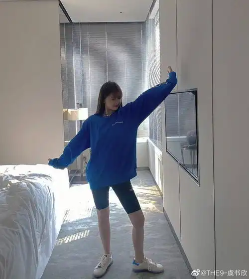 漂亮妹妹虞书欣,少女感减龄搭配学起来,又纯又欲系列