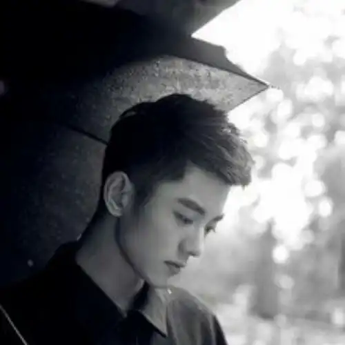 qq头像丧气黑色系男男人