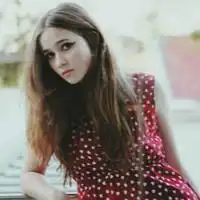 qq头像谁在我心里放冷枪女生