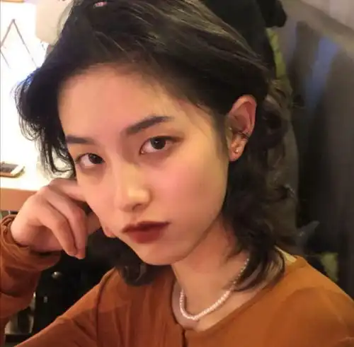 禁欲系女生头像抽烟帅哥