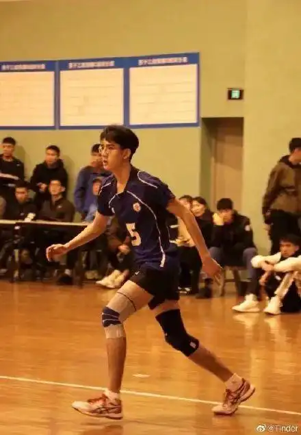 禁欲系男生头像图片真人