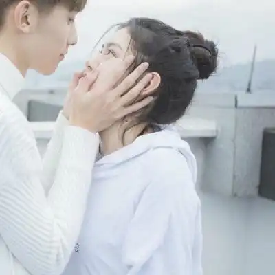 情侣头像暧昧禁欲系接吻