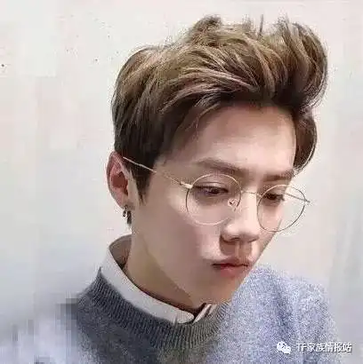 男星眼镜照易烊千玺张艺兴真的不好选
