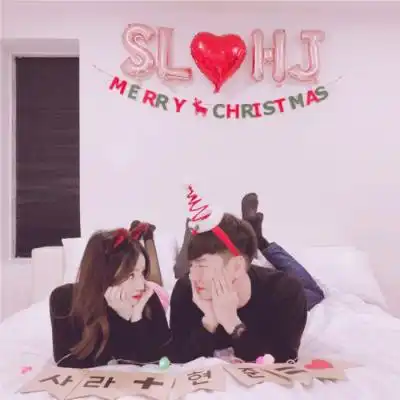 高清两组亲吻甜蜜情侣头像用一辈子等一个人