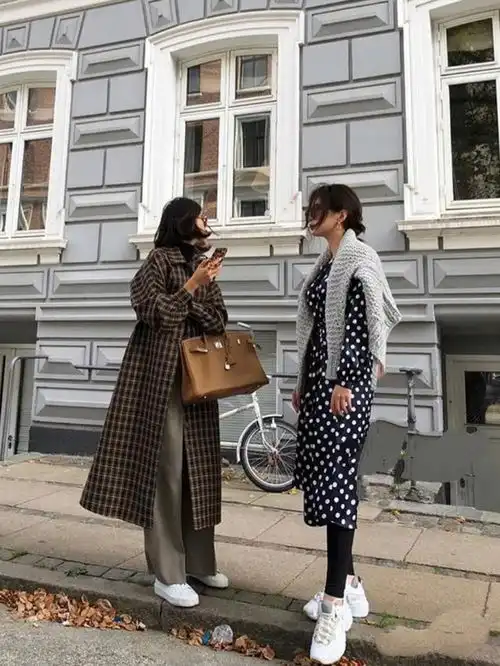 看了许多韩系穿搭,还是这位博主的简约慵懒风最惊艳,不输女神