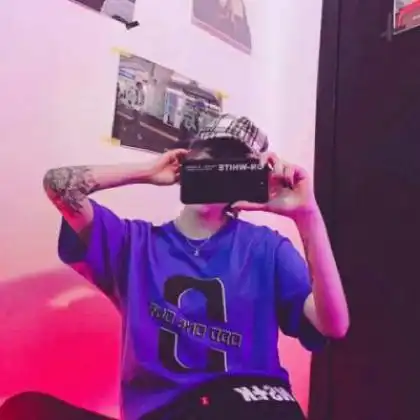 情侣头像一人一个分开