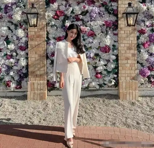 戈蔓婷时尚女装怎么穿出韩系风格