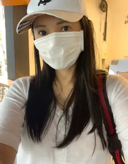 网友吐槽伊能静50岁了还美少女呢,伊能静霸气回怼