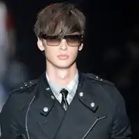 绝对刺激你的眼球的女生霸气烈焰红唇头像