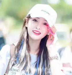 家庭增添新成员心情大好晒美照失踪少女吴宣仪上线