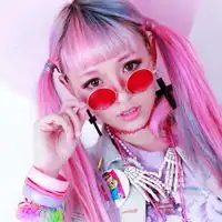 qq头像女神原宿风我们忍着爱情给的痛