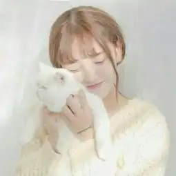 可爱女生小猫咪陌初落