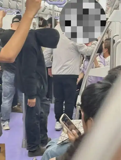 西安地铁神秘黑衣男子身份查明系外埠流浪至西安人员,已送返原籍