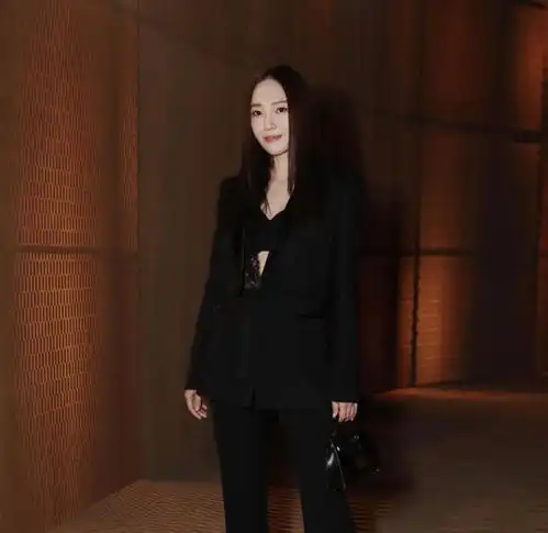 黑色禁欲系西装头像张雨