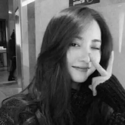 女生高冷头像黑色系动漫