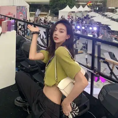 好看的禁欲系女孩头像高