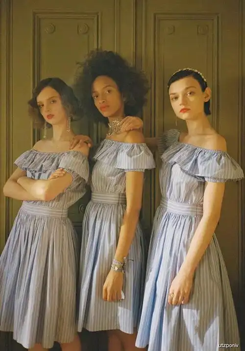 成都街拍清凉一字领,让你性感一夏