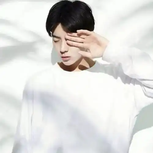 温暖治愈系图片男生头像