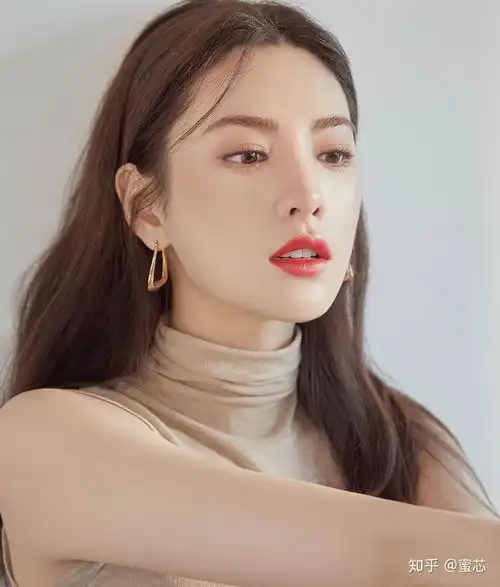 撞脸王祖贤年仅29岁的她居然是世界第一美