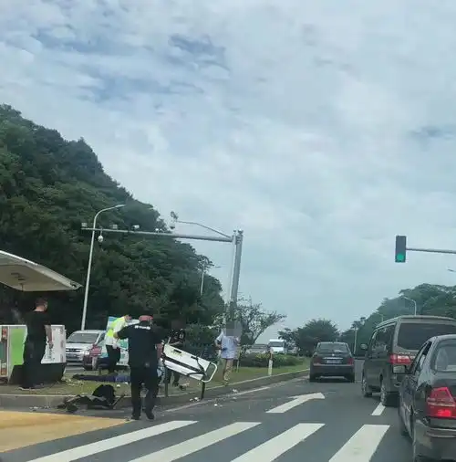 橙色系头像男侧颜高架桥