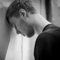 国内男人伤心失落的照片微信头像图片大全