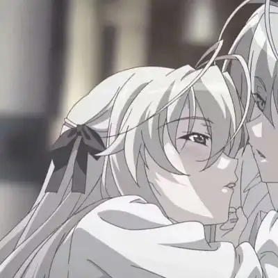 情侣头像一人一半动漫分开粗鲁小姐和斯文先生