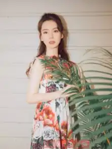 温柔甜美的女生长发设计让你惊艳整个时光