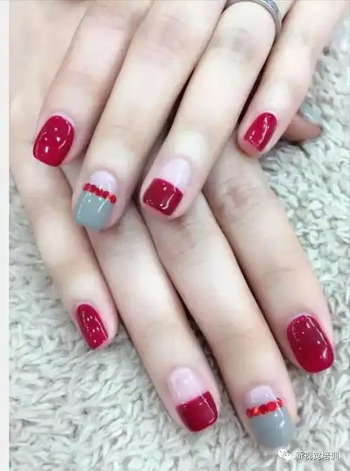 2018冬天涂什么颜色指甲油好看红色系美甲图片分享
