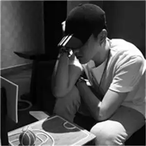 戴帽子的男生头像潮流短发干净清爽的男神