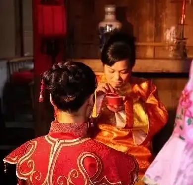 古装大婚情侣头像