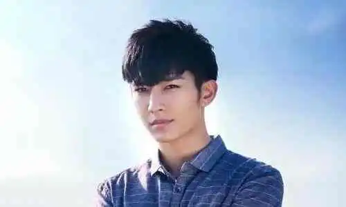 炎亚纶和三个男的是什么梗他为什么会被封杀出了什么事