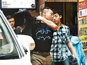 他曾是tvb当红小生,男女通吃,性取向成迷