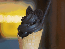 上海正在流行的黑色系美食,你敢挑战吗