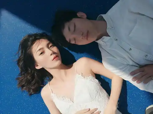 这些情侣都在用美图手机拍婚纱照,七夕礼物送这个准没错