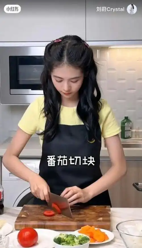 韩系少女电脑壁纸厨艺