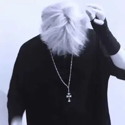 干净阳光的男生头像高清但见故人踏花返