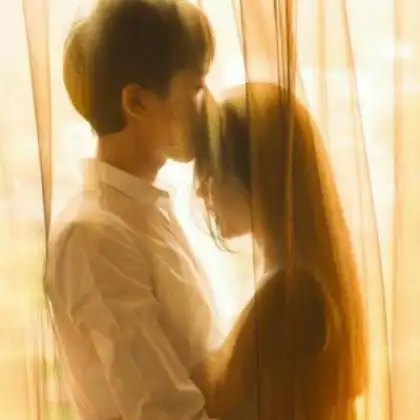 2020最新情侣头像亲吻暧昧一对,只想做你的心上人